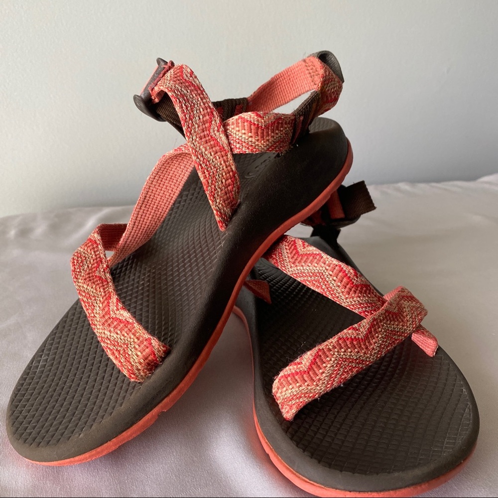 Chaco Girls Sz 5 Coral & Brown Sandals